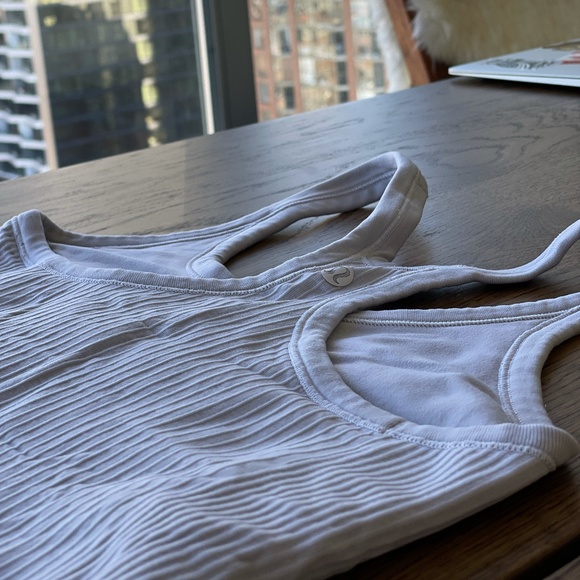 Lululemon Ebb to Street Tank top - Size 2 - Picture 5 of 5